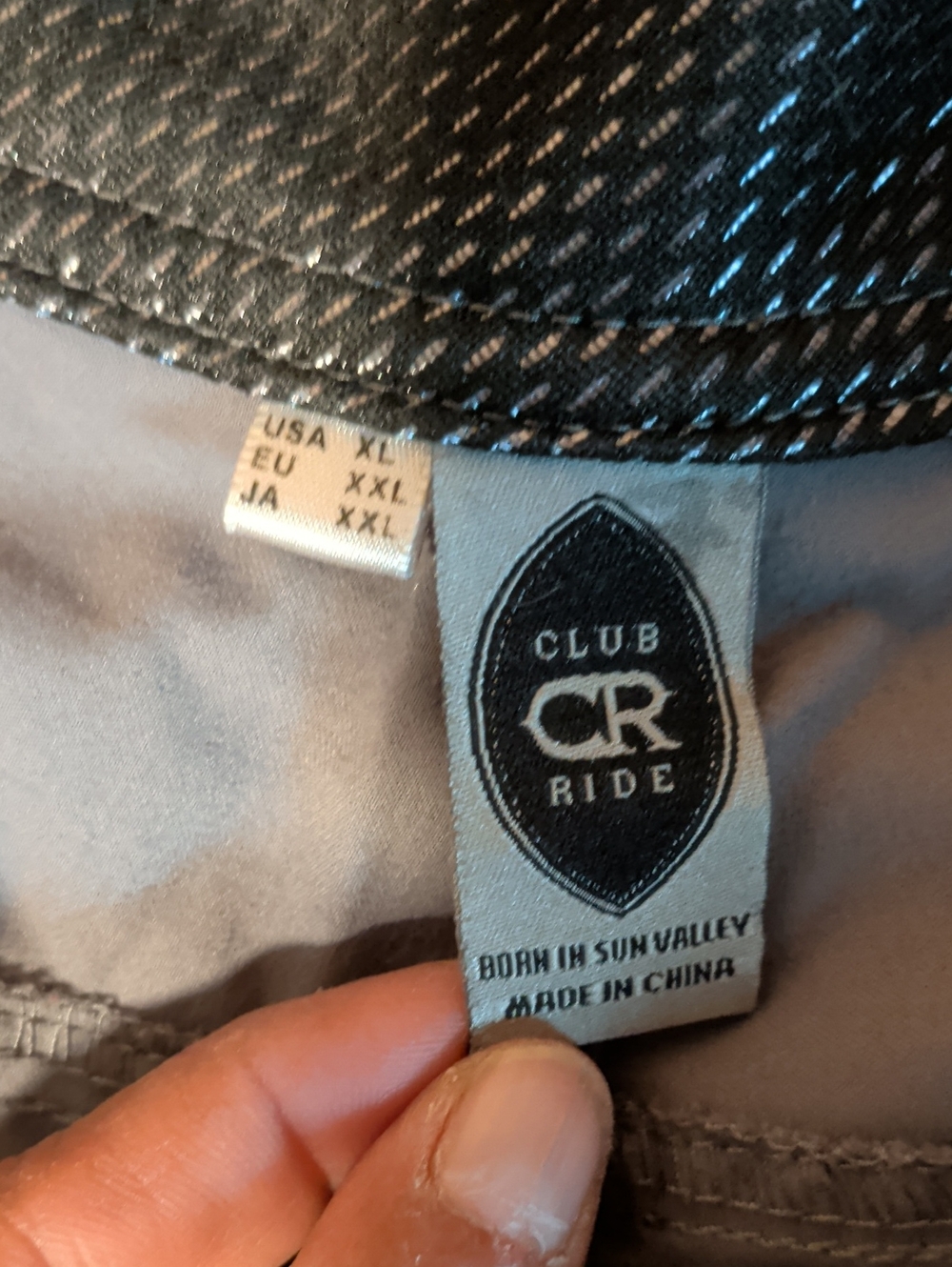 Grey hiking reflective shorts - Picture 2 of 3